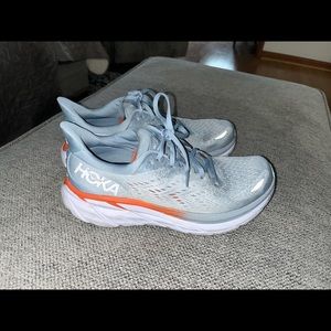 HOKA Clifton 8’s- barely worn FREE SHIPPING